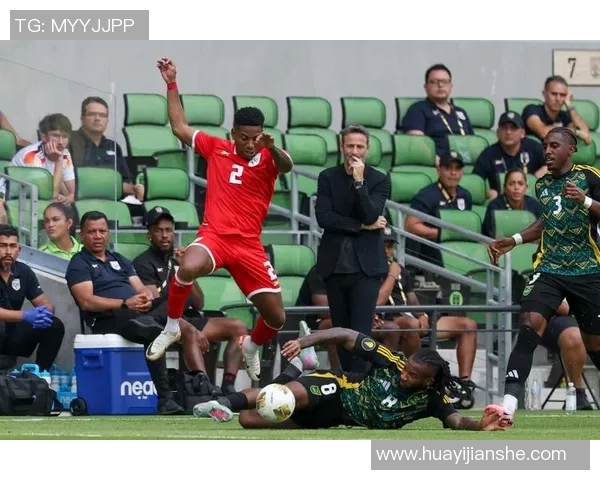 足球明星被拍照时的独特姿势揭秘与背后的故事分析